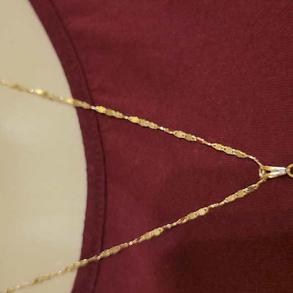 chain with charm included.laminated gold - Picture 3 of 3